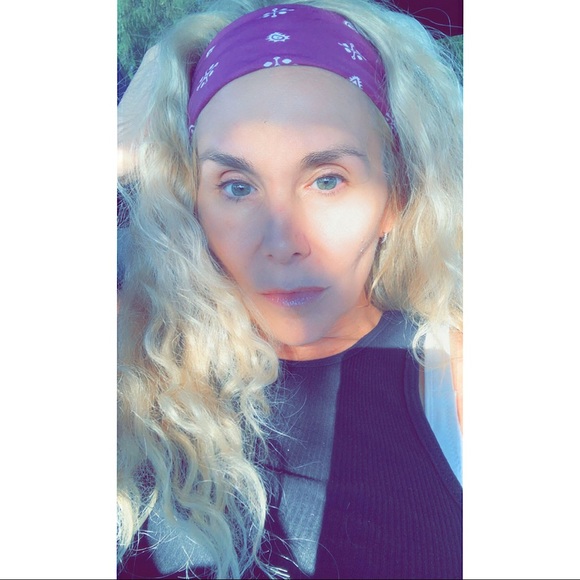 Meet your Posher, Robin - Picture 2 of 10